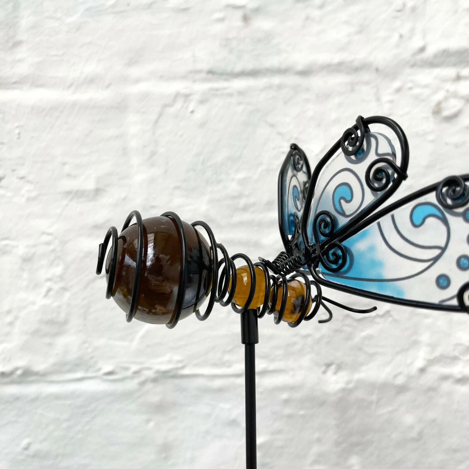 Darthome Limited Stained Glass Bumble Bee Garden Stake 4 Darthome Limited Stained Glass Bumble Bee Garden Stake - Image 4