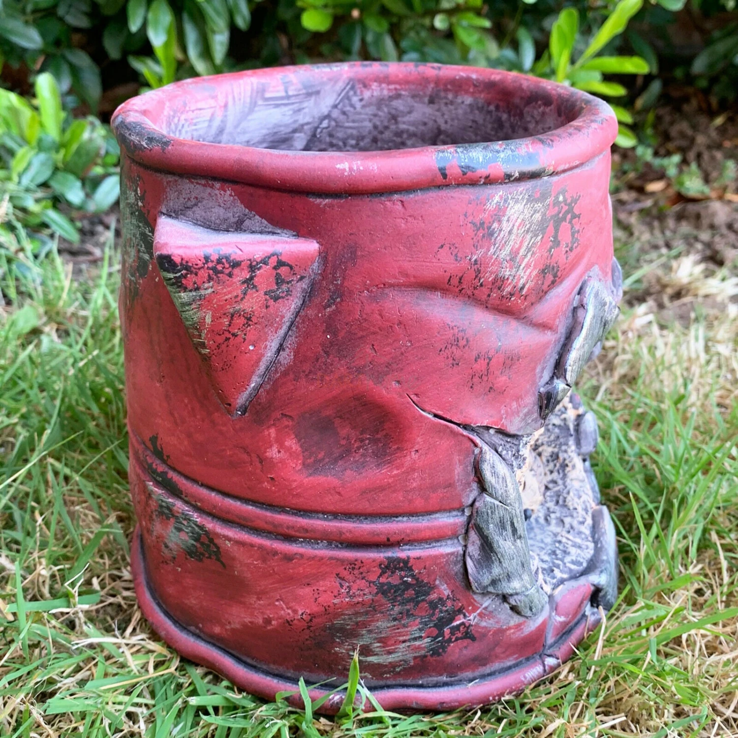 Darthome Limited Cement Red Jug Hedgehog Planter 8 Darthome Limited Cement Red Jug Hedgehog Planter - Image 8
