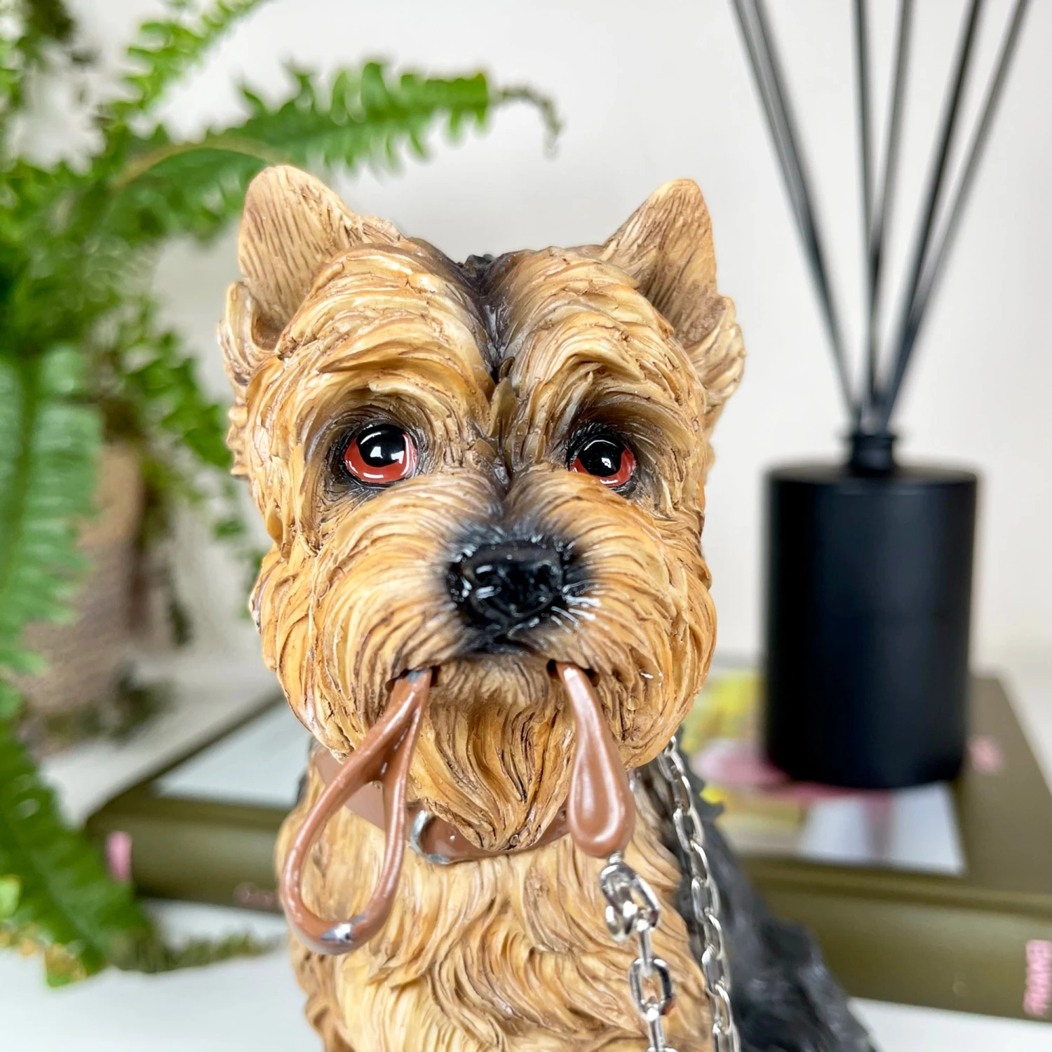 Darthome Limited Yorkshire Terrier Dog With Lead Ornament 2 Darthome Limited Yorkshire Terrier Dog With Lead Ornament - Image 2