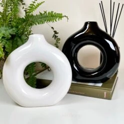 Darthome Limited Ceramic Black Donut Vase 7 Darthome Limited Ceramic Black Donut Vase -Darthome Limited IMG 2658.JPEG edited44
