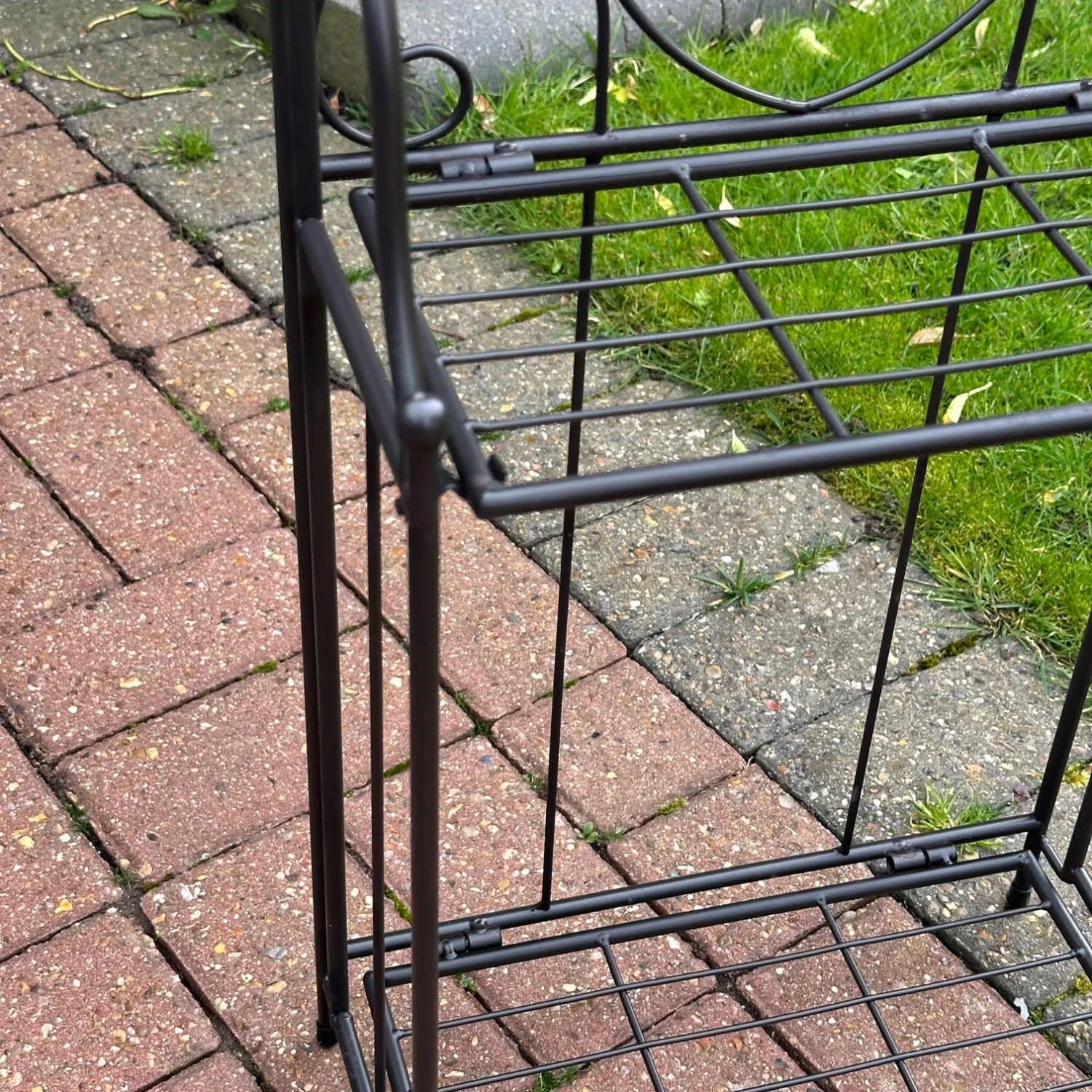 Darthome Limited 2 Tier Metal Flower Rack 4 Darthome Limited 2 Tier Metal Flower Rack - Image 4