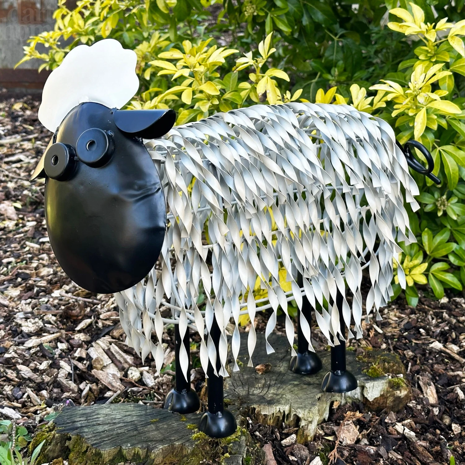 Darthome Limited White Metal Garden Sheep Statue Large 1 Darthome Limited White Metal Garden Sheep Statue Large