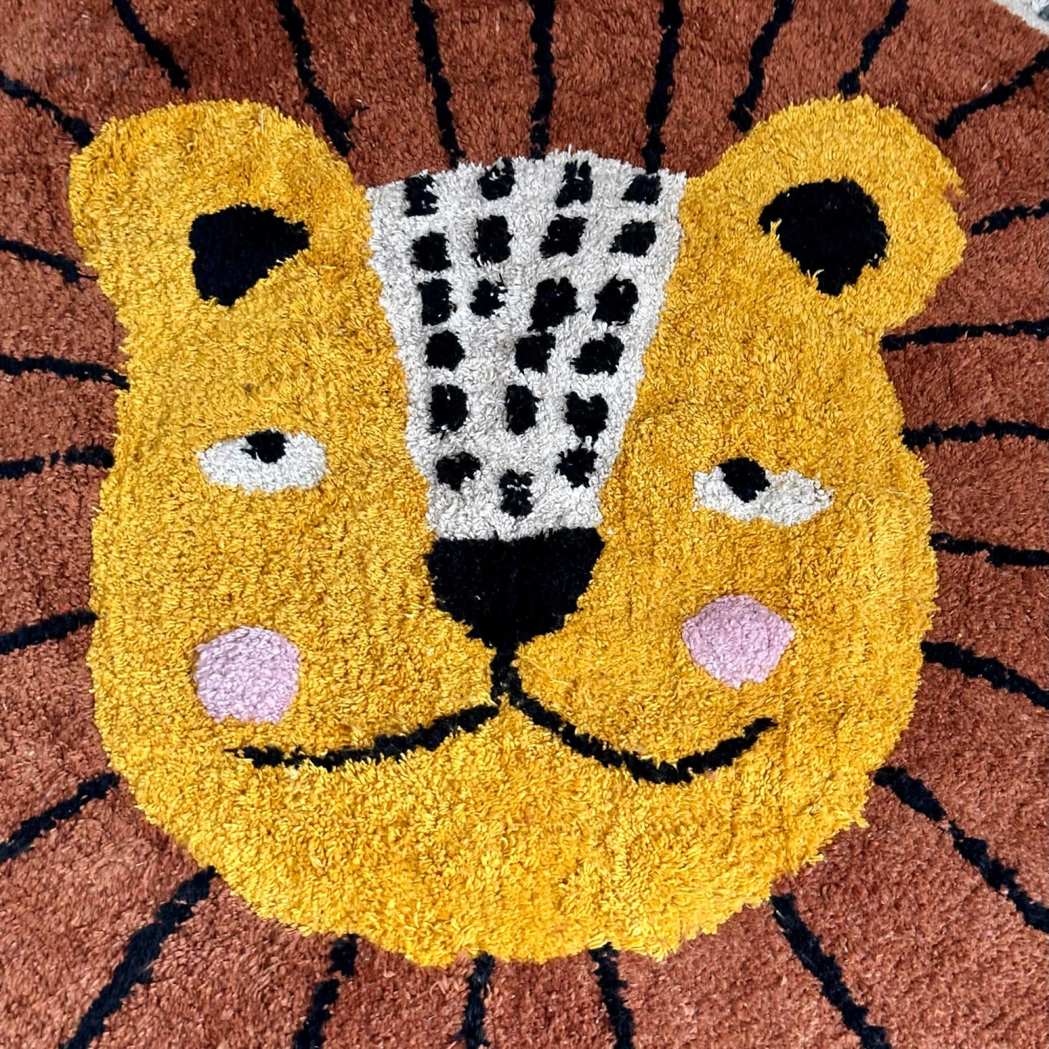 Darthome Limited Tufted Cotton Lion Floor Rug With Tassels 2 Darthome Limited Tufted Cotton Lion Floor Rug With Tassels - Image 2