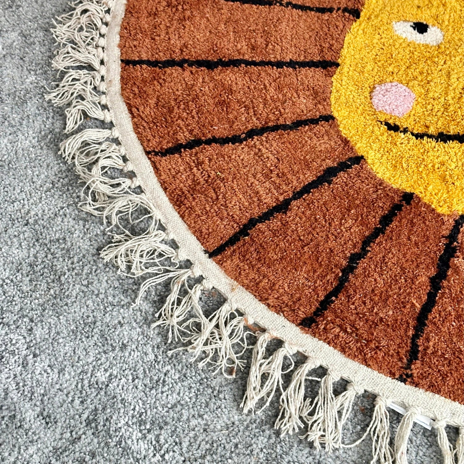 Darthome Limited Tufted Cotton Lion Floor Rug With Tassels 3 Darthome Limited Tufted Cotton Lion Floor Rug With Tassels - Image 3