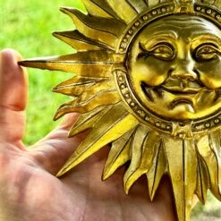 Darthome Limited Gold Smiling Sun Wall Plaque -Darthome Limited IMG 8907 JPEG