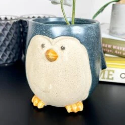 Darthome Limited 22 Darthome Limited Speckled Ceramic Penguin Plant Pot Cover