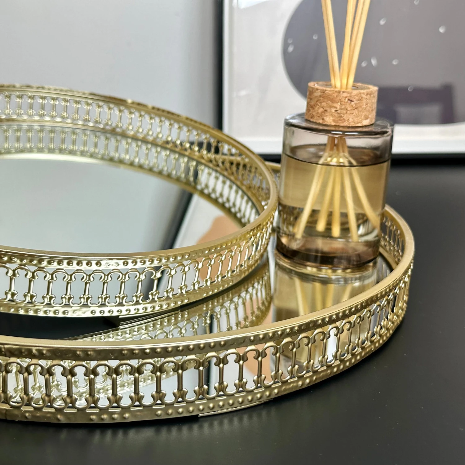 Darthome Limited Set Of 2 Gold Mirror Trays 6 Darthome Limited Set Of 2 Gold Mirror Trays - Image 6