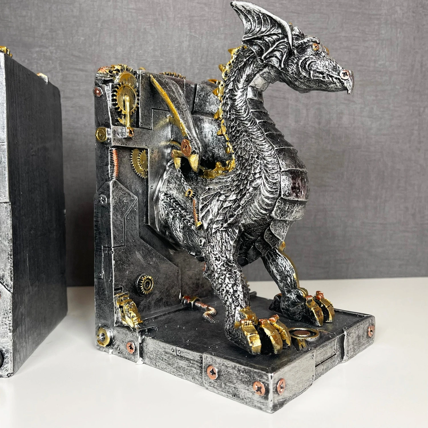 Darthome Limited Large Steampunk Dragon Bookends Set 2 Darthome Limited Large Steampunk Dragon Bookends Set - Image 2