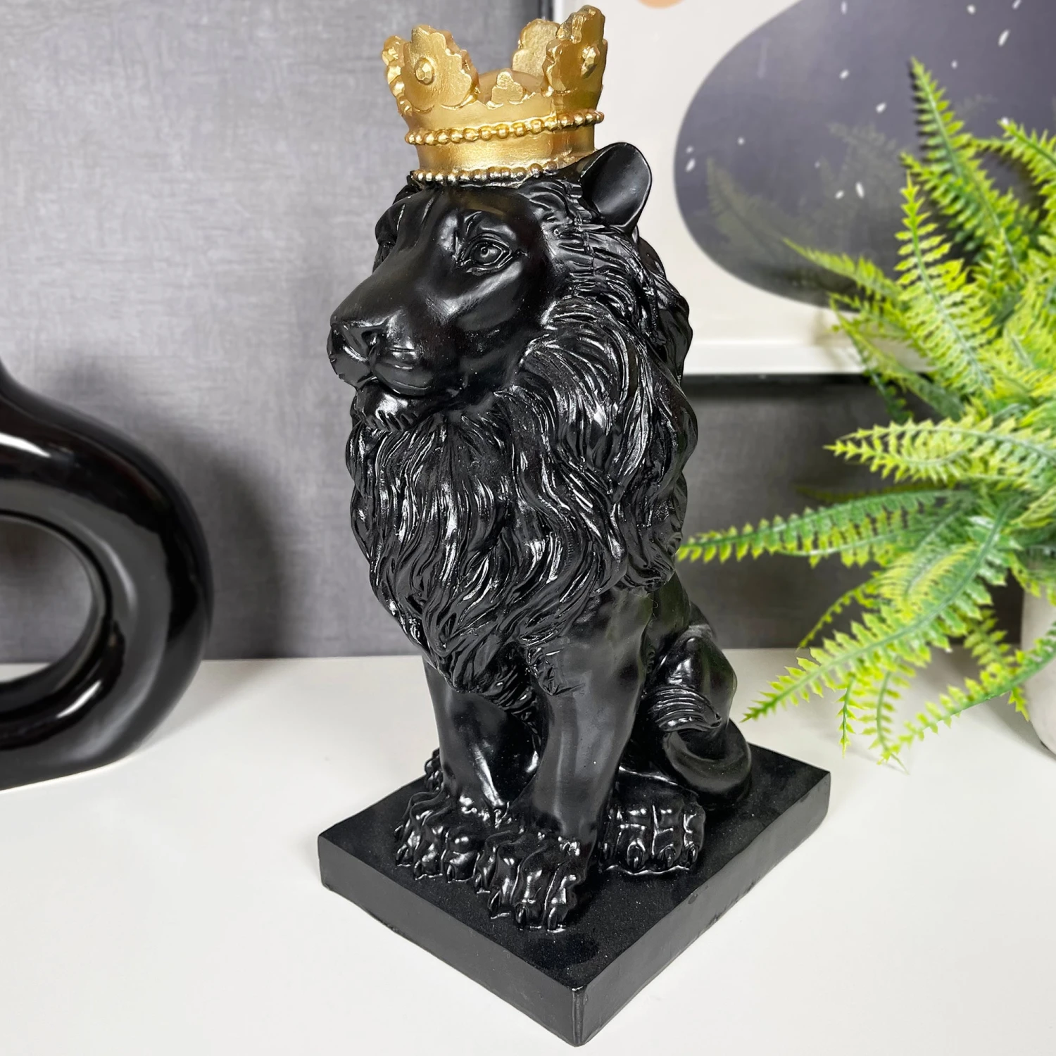 Darthome Limited Black Royal Lion With Gold Crown Statue 13x26x16cm 1 Darthome Limited Black Royal Lion With Gold Crown Statue 13x26x16cm