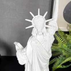 Darthome Limited White Cool Libby Ornament 10x40cm -Darthome Limited IMG E1120