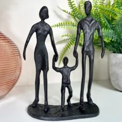 Darthome Limited Cast Iron Walking Family Of 3 Figurine