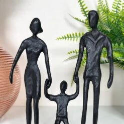 Darthome Limited Cast Iron Walking Family Of 3 Figurine 11 Darthome Limited Cast Iron Walking Family Of 3 Figurine -Darthome Limited IMG E1204