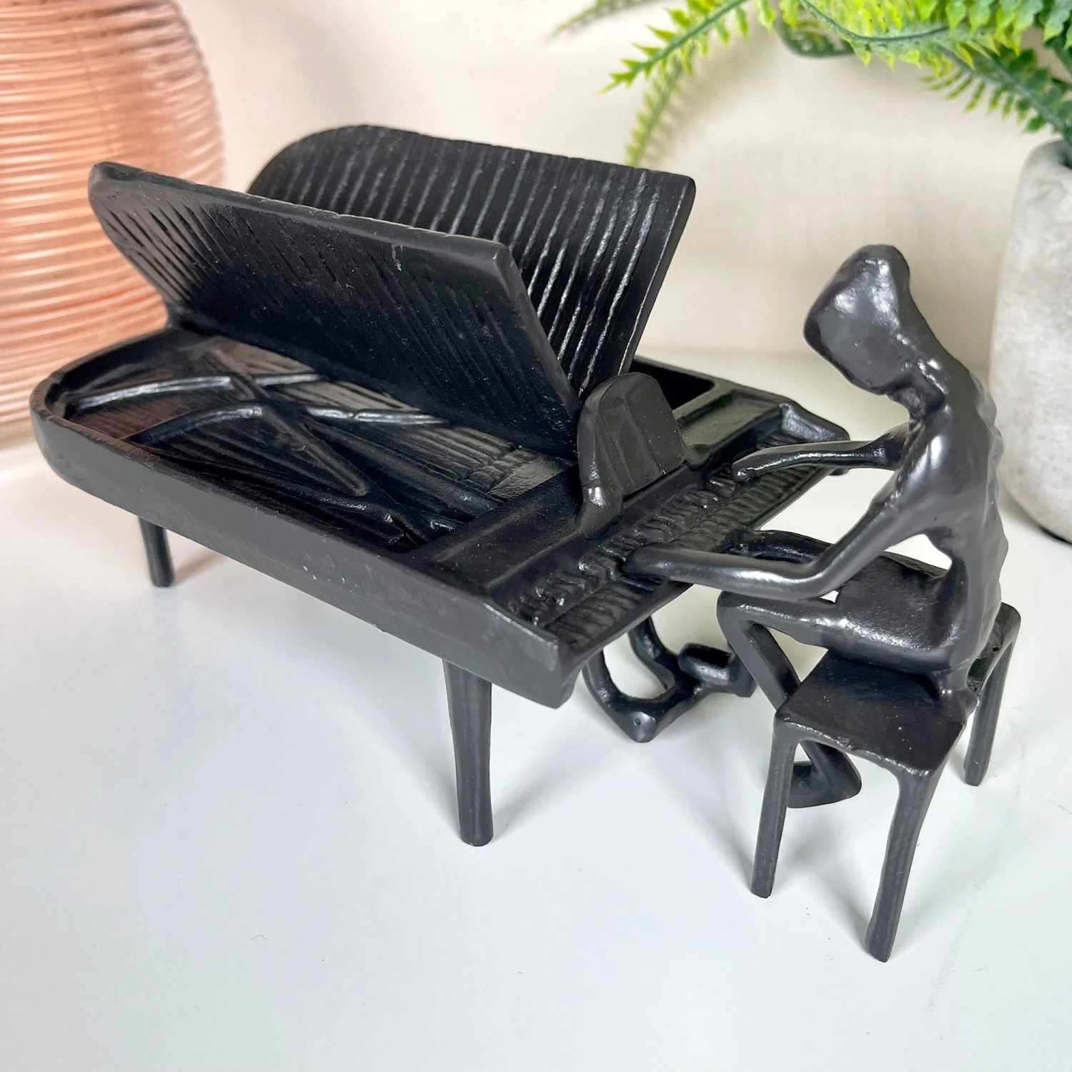 Darthome Limited Cast Iron Piano Player Figurine 1 Darthome Limited Cast Iron Piano Player Figurine