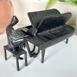 Darthome Limited Cast Iron Piano Player Figurine 10 Darthome Limited Cast Iron Piano Player Figurine -Darthome Limited IMG E1213