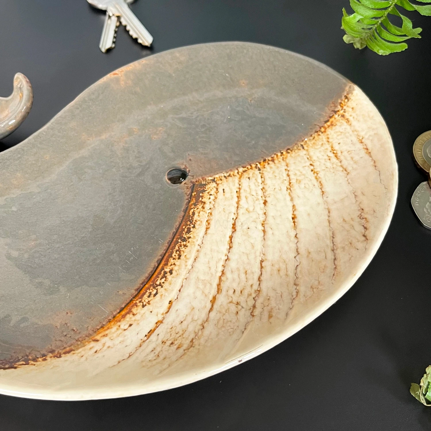 Darthome Limited Ceramic Whale Decorative Plate 2 Darthome Limited Ceramic Whale Decorative Plate - Image 2