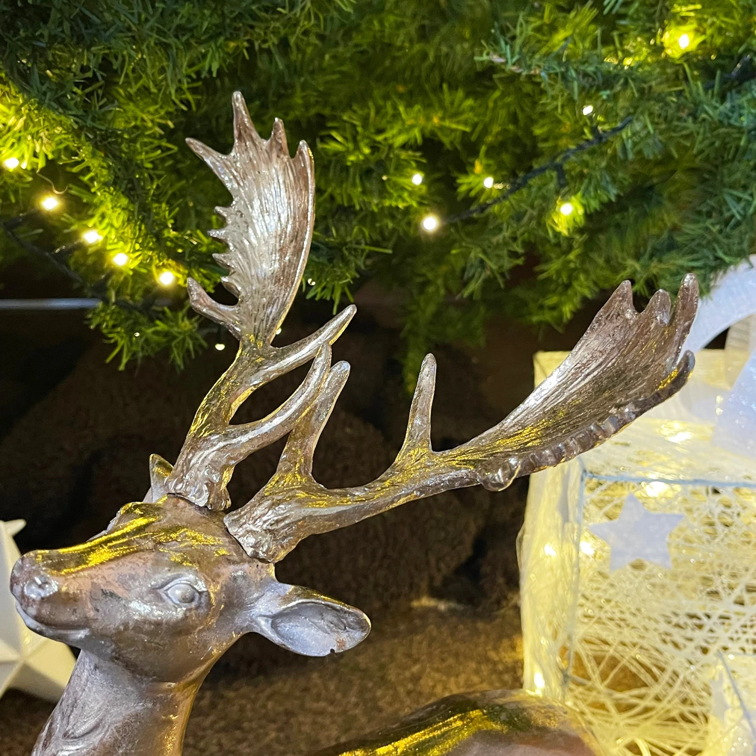 Darthome Limited Champagne Gold Stag Ornament 40x25x13cm 2 Darthome Limited Champagne Gold Stag Ornament 40x25x13cm - Image 2