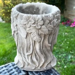 Darthome Limited Stone Elf Queen Planter 13x20cm -Darthome Limited IMG E2759