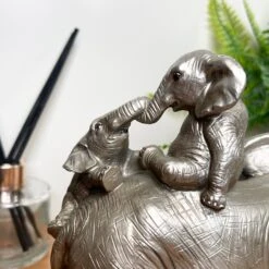 Darthome Limited Silver Elephant With Calves Ornament -Darthome Limited IMG E3137