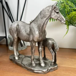 Darthome Limited Silver Horse & Foal Ornament -Darthome Limited IMG E3148