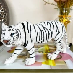 Darthome Limited Siberian Snow Tiger Figurine 9 Darthome Limited Siberian Snow Tiger Figurine -Darthome Limited IMG E3533 edited29