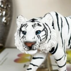 Darthome Limited Siberian Snow Tiger Figurine 10 Darthome Limited Siberian Snow Tiger Figurine -Darthome Limited IMG E3534 edited30