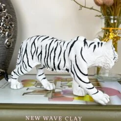 Darthome Limited Siberian Snow Tiger Figurine 12 Darthome Limited Siberian Snow Tiger Figurine -Darthome Limited IMG E3537 edited32