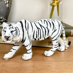 Darthome Limited Siberian Snow Tiger Figurine 13 Darthome Limited Siberian Snow Tiger Figurine -Darthome Limited IMG E3539 edited33