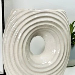 Darthome Limited White Ribbed Donut Vase -Darthome Limited IMG E4042