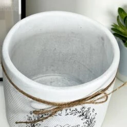 Darthome Limited Cement White Round Bee Pot -Darthome Limited IMG E4064 488cd0d8 2957 4824 ad34 8e33c559261f