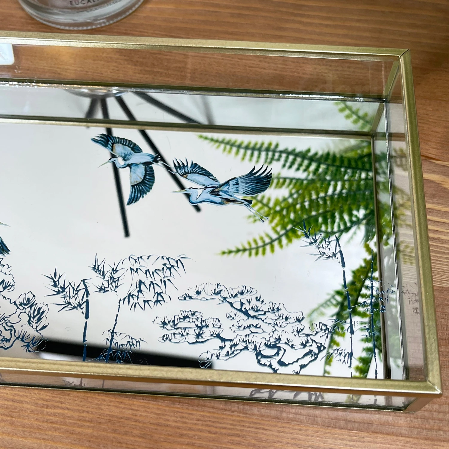 Darthome Limited Blue Oriental Heron Glass Mirrored Tray 3 Darthome Limited Blue Oriental Heron Glass Mirrored Tray - Image 3