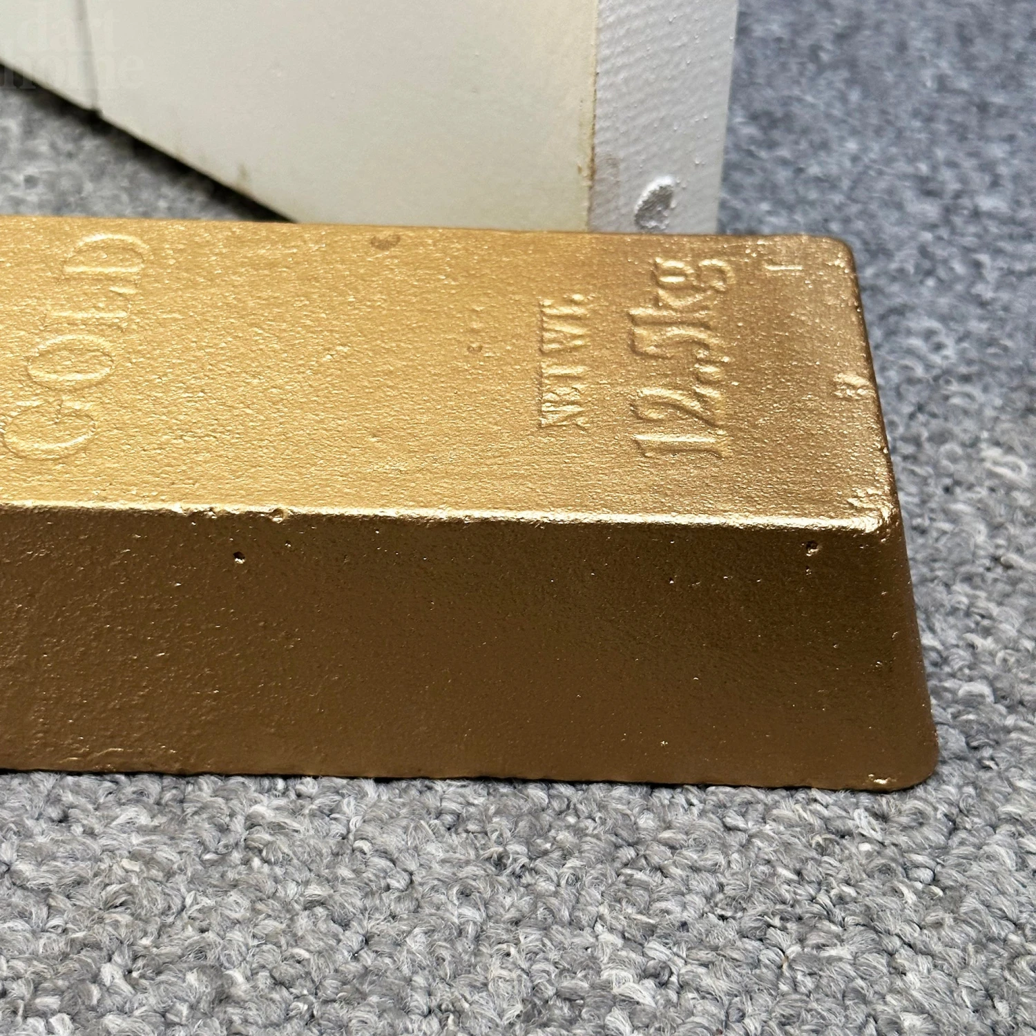 Darthome Limited Cast Iron Gold Bar Doorstop 5 Darthome Limited Cast Iron Gold Bar Doorstop - Image 5