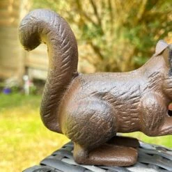 Darthome Limited Cast Iron Squirrel Eating Nut Ornament 9 Darthome Limited Cast Iron Squirrel Eating Nut Ornament -Darthome Limited IMG E5914 edited165