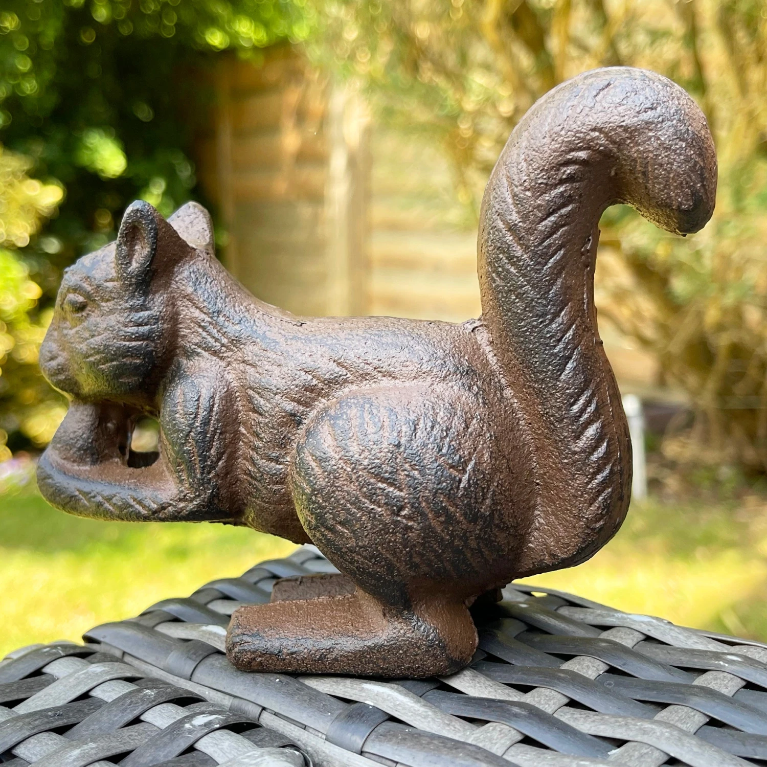 Darthome Limited Cast Iron Squirrel Eating Nut Ornament 4 Darthome Limited Cast Iron Squirrel Eating Nut Ornament - Image 4