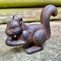 Darthome Limited Cast Iron Squirrel Eating Nut Ornament 13 Darthome Limited Cast Iron Squirrel Eating Nut Ornament -Darthome Limited IMG E5918 edited169