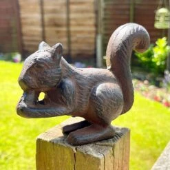 Darthome Limited Cast Iron Squirrel Eating Nut Ornament