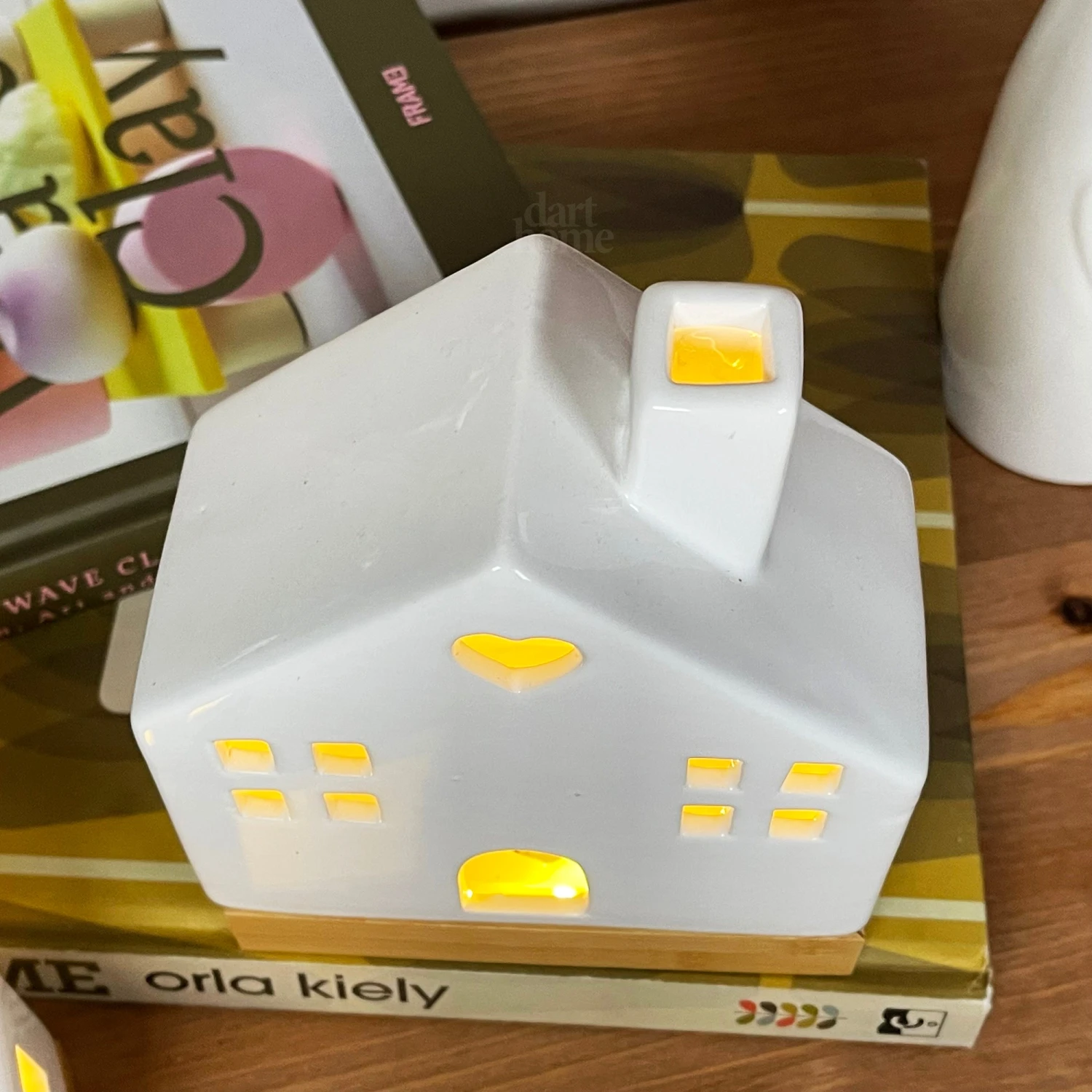 Darthome Limited Light Up Ceramic House Ornaments With Wood Base 8 Darthome Limited Light Up Ceramic House Ornaments With Wood Base - Image 8