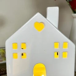 Darthome Limited Light Up Ceramic House Ornaments With Wood Base 19 Darthome Limited Light Up Ceramic House Ornaments With Wood Base -Darthome Limited IMG E6299