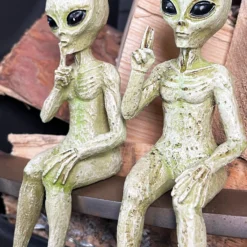 Darthome Limited Set Of 2 Alien Shelf Sitter Decorations -Darthome Limited IMG E6534