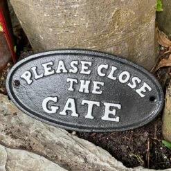 Darthome Limited Black Cast Iron Please Close The Gate Sign -Darthome Limited IMG E6604 edited288