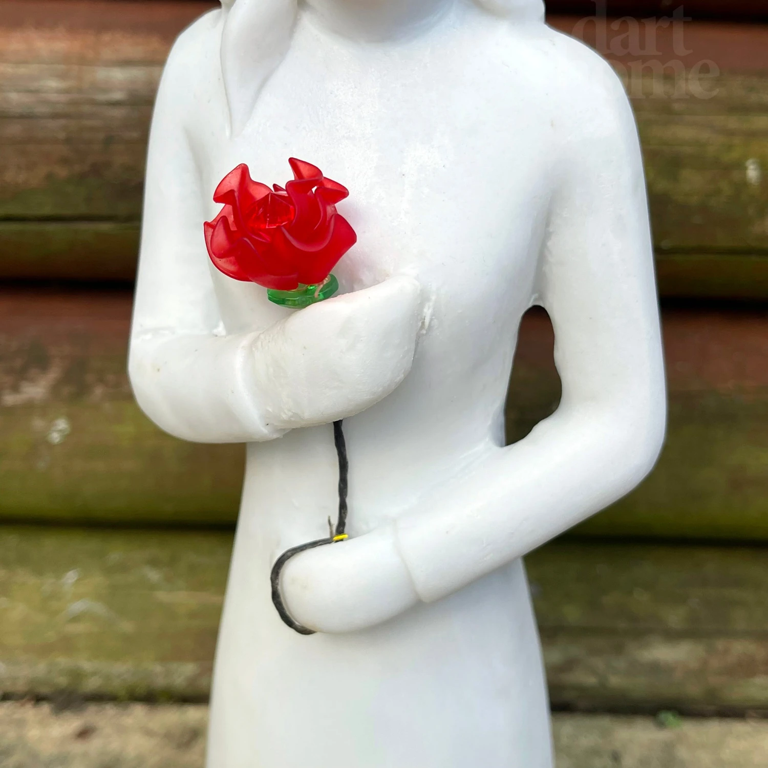 Darthome Limited Woman With Red Rose Garden Ornament - White Marble Resin 4 Darthome Limited Woman With Red Rose Garden Ornament - White Marble Resin - Image 4