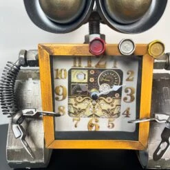 Darthome Limited Yellow Square Robot Clock -Darthome Limited IMG E7420