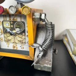 Darthome Limited Yellow Square Robot Clock -Darthome Limited IMG E7421