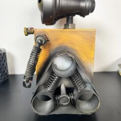 Darthome Limited Yellow Square Robot Clock -Darthome Limited IMG E7423