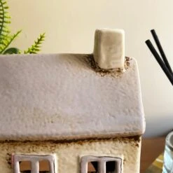 Darthome Limited Cream Cottage House Candle Holder -Darthome Limited IMG E7726