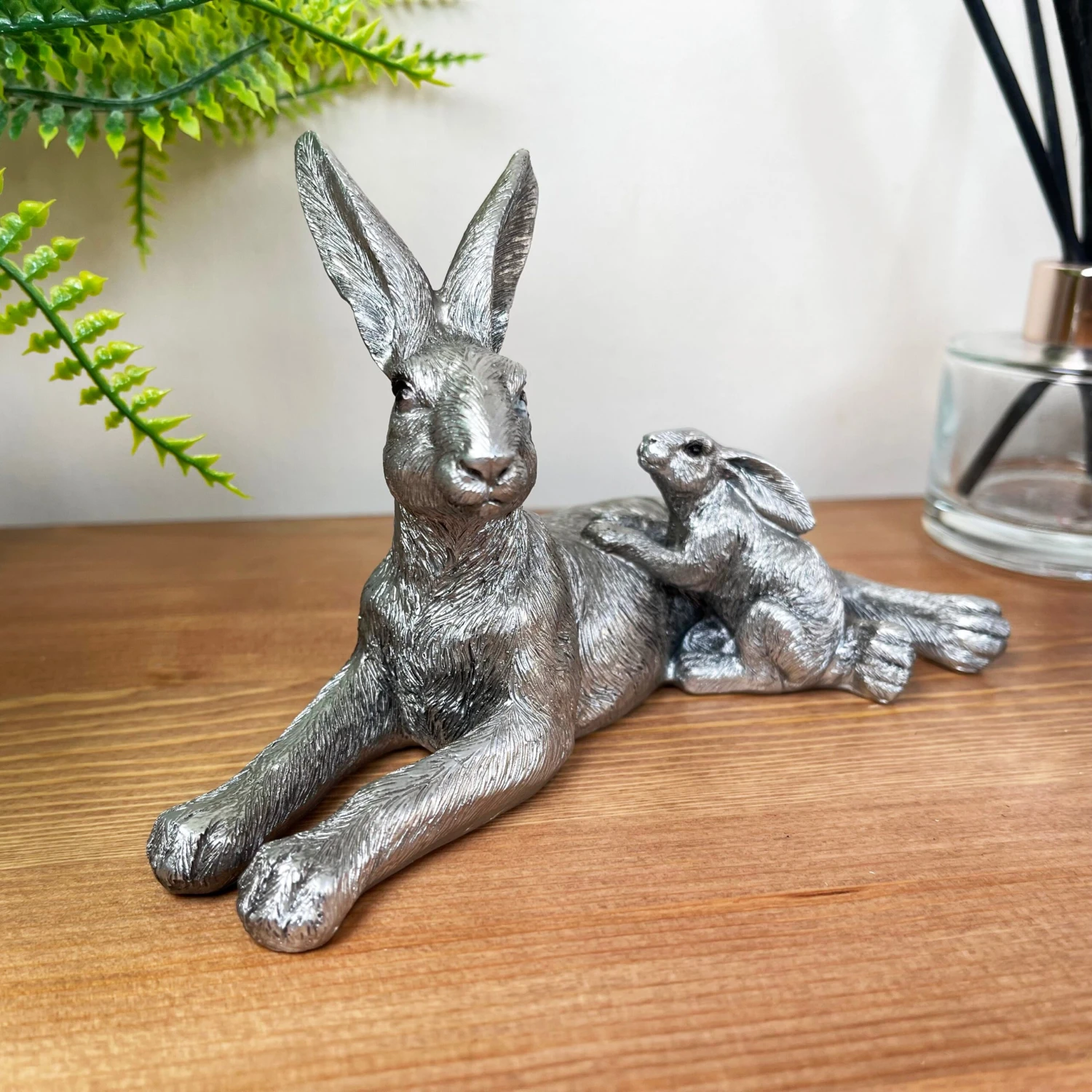Darthome Limited Silver March Hare & Baby Ornament 2 Darthome Limited Silver March Hare & Baby Ornament - Image 2