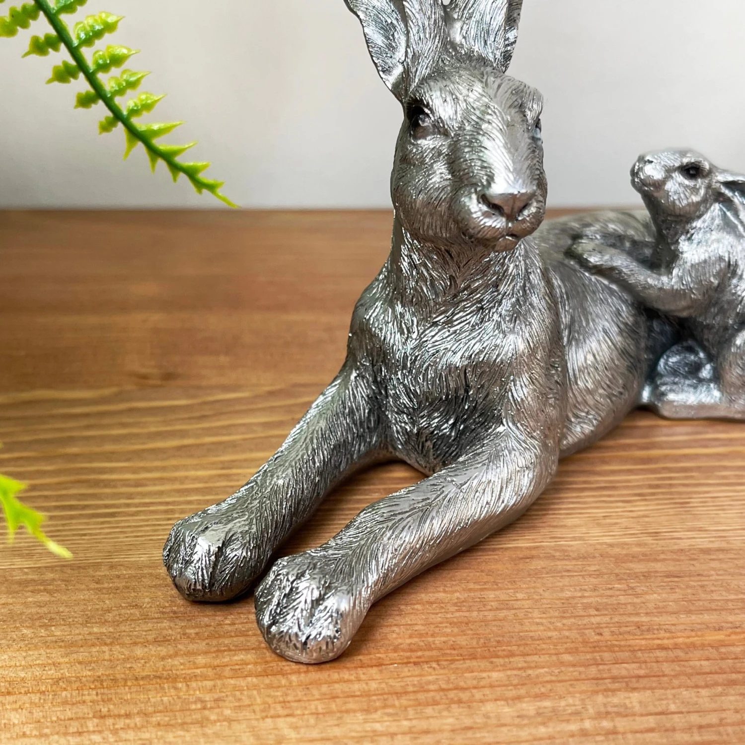 Darthome Limited Silver March Hare & Baby Ornament 4 Darthome Limited Silver March Hare & Baby Ornament - Image 4