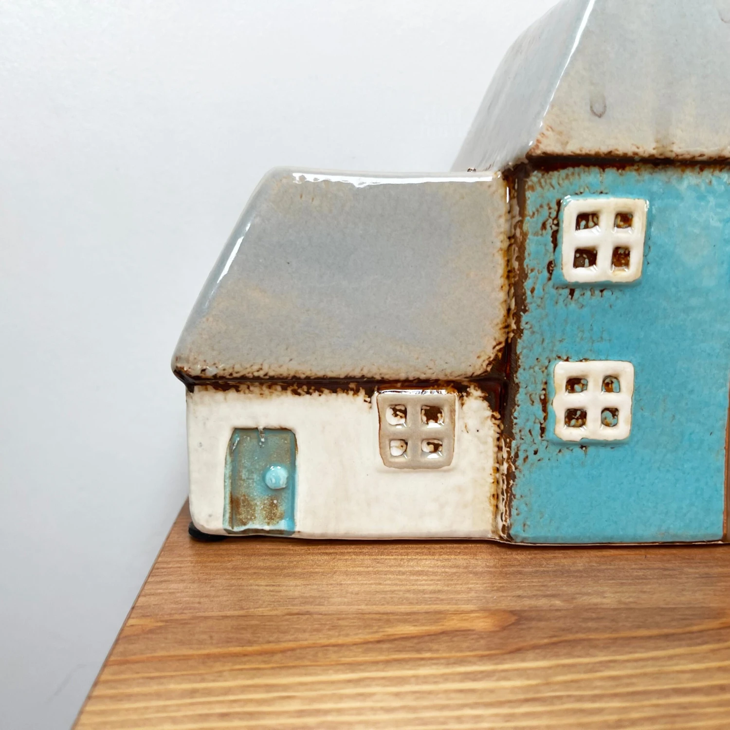 Darthome Limited Ceramic Terraced Houses Indoor Plant Pot 5 Darthome Limited Ceramic Terraced Houses Indoor Plant Pot - Image 5